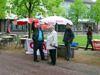 Der Aufbau hat geklappt. Der Stand steht und das Wetter ist auch schon besser